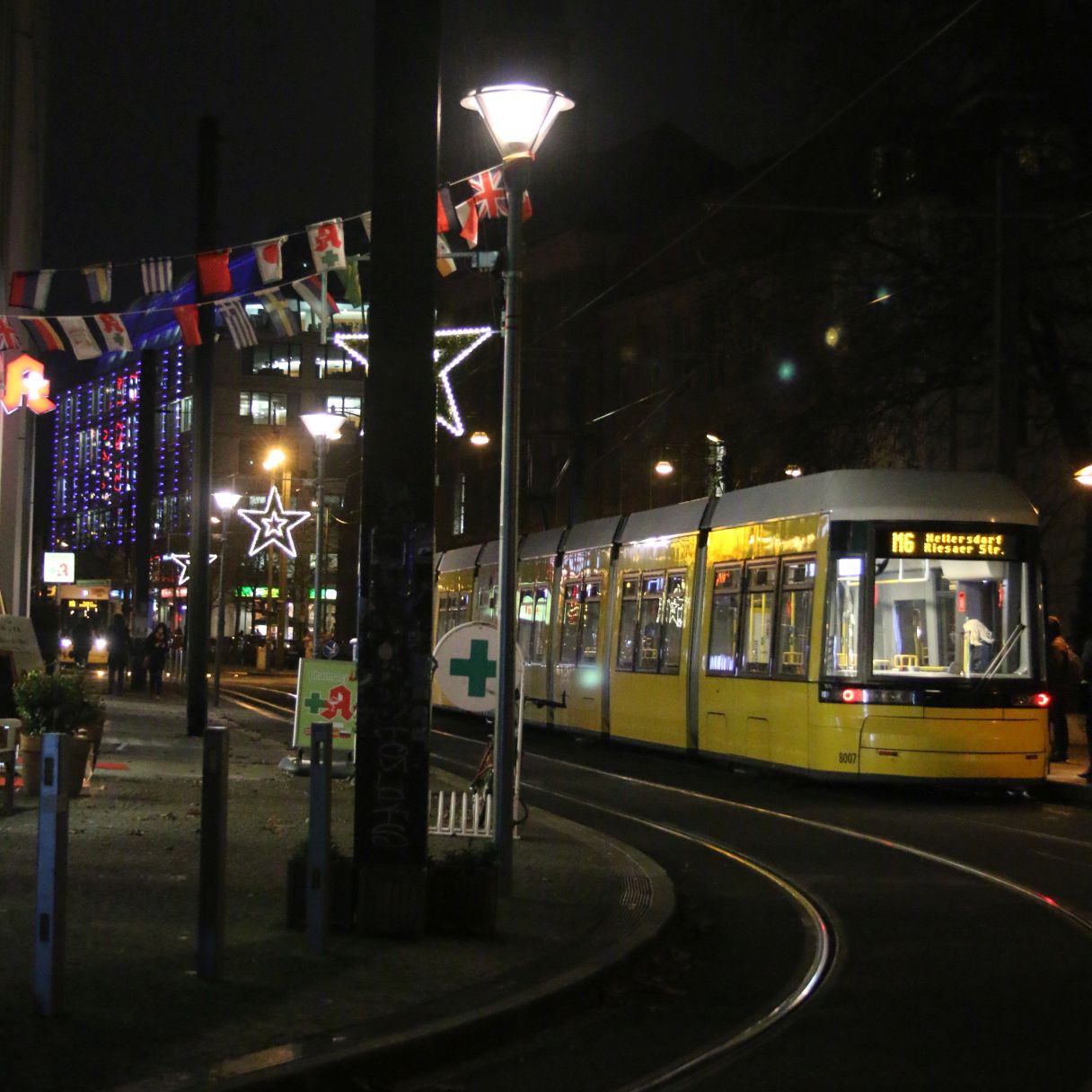 Strassenbahn bei Nacht