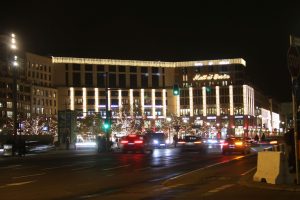 Shopping mall with Christmas lights - Einkaufszentrum mit Weihnachtsbeleuchtung